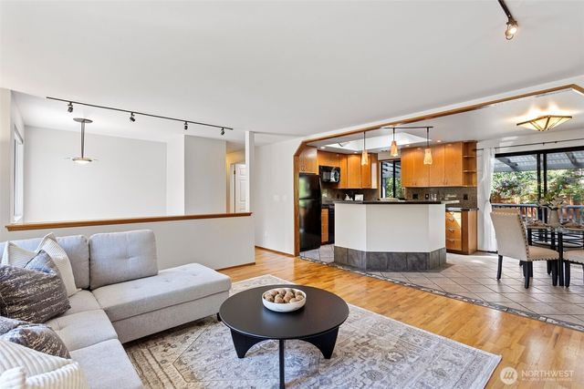 22202 Meridian Avenue S, Bothell, WA 98021