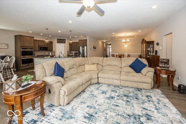 6385 Harvey Drive, Plainfield, IN 46168