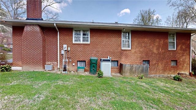 117 Hillcrest Road, Thomasville, NC 27360