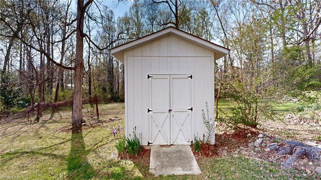117 Hillcrest Road, Thomasville, NC 27360