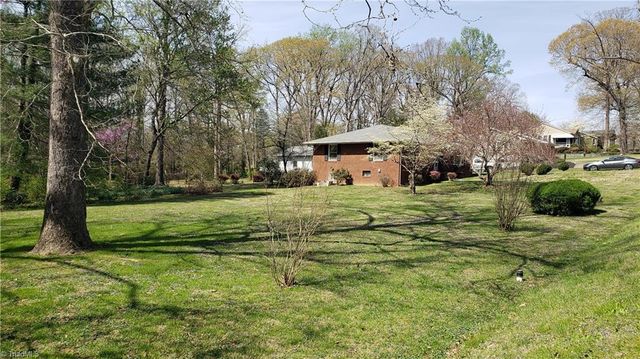 117 Hillcrest Road, Thomasville, NC 27360