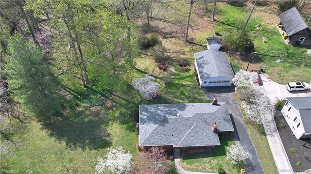 117 Hillcrest Road, Thomasville, NC 27360