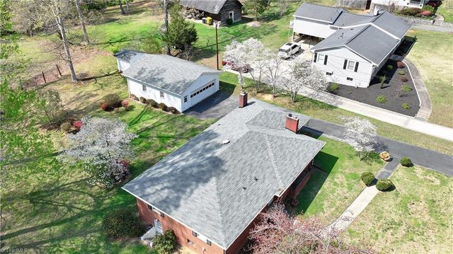 117 Hillcrest Road, Thomasville, NC 27360