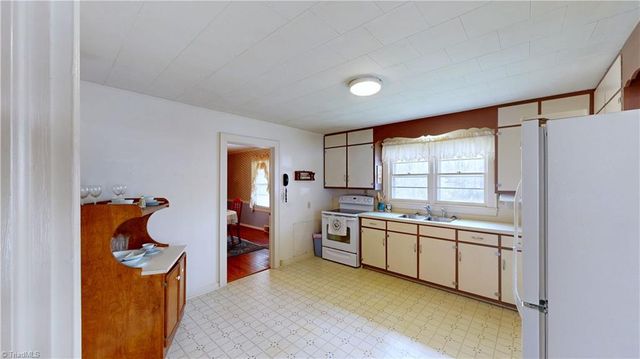 117 Hillcrest Road, Thomasville, NC 27360