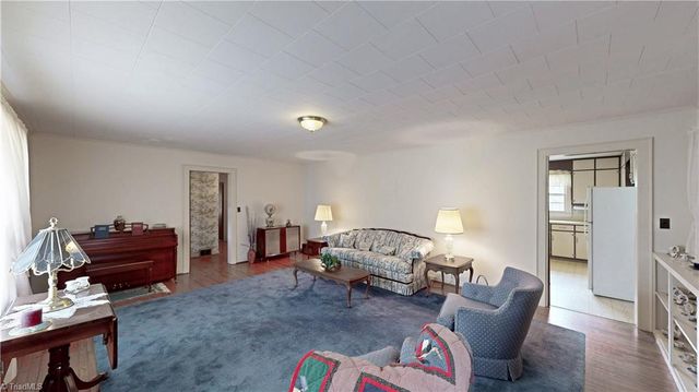 117 Hillcrest Road, Thomasville, NC 27360