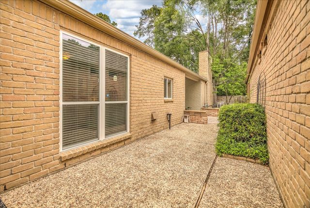 3231 Village Falls Court, Kingwood, TX 77339