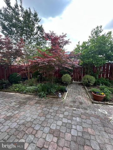 4524 WINDSOR ARMS CT, Annandale, VA 22003