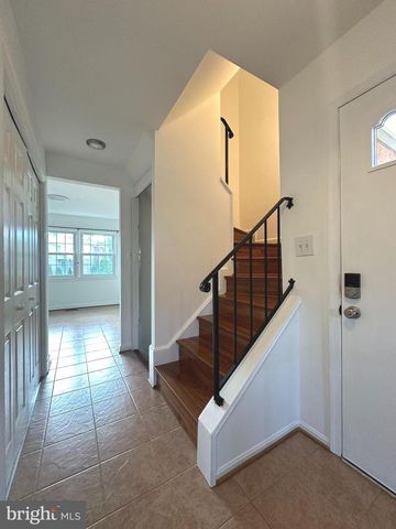 4524 WINDSOR ARMS CT, Annandale, VA 22003