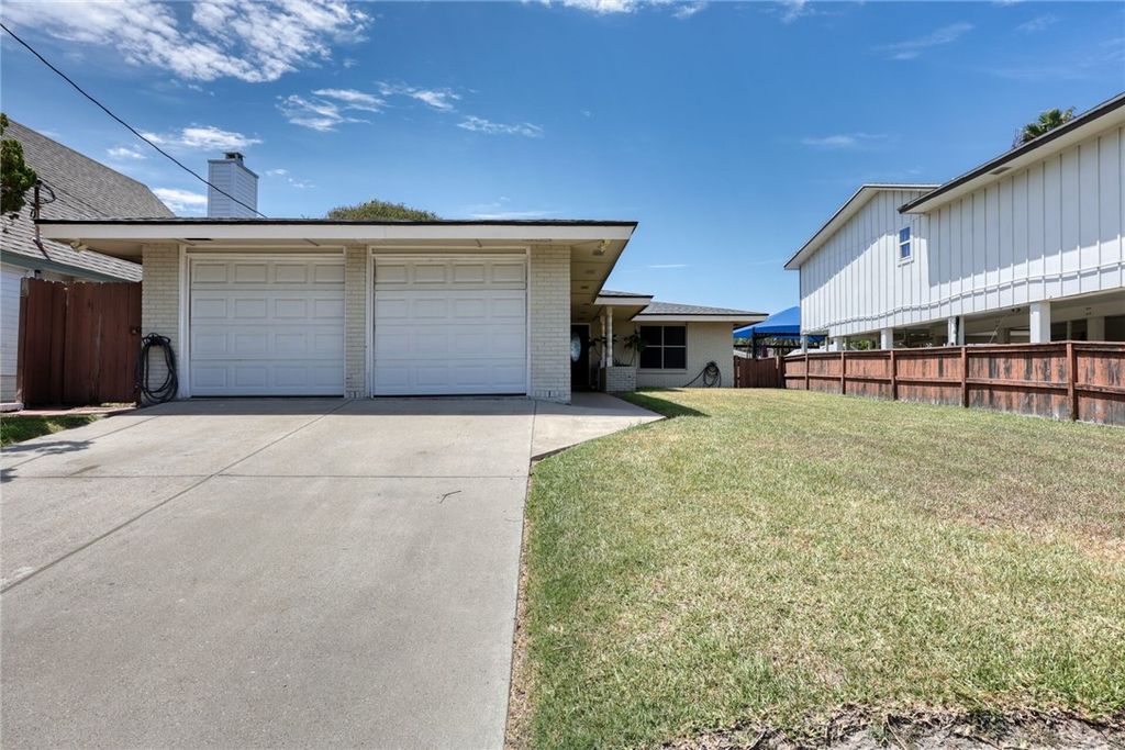 3230 Laguna Shores, Corpus Christi, TX 78418 — photo 2