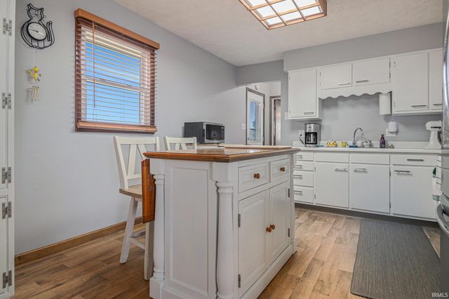 8920 S Merry Estates Drive, Silver Lake, IN 46982