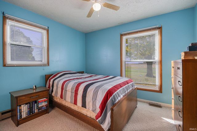 8920 S Merry Estates Drive, Silver Lake, IN 46982