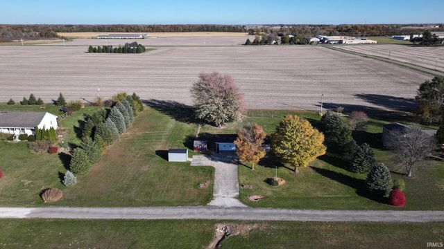 8920 S Merry Estates Drive, Silver Lake, IN 46982