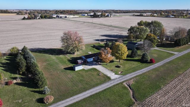 8920 S Merry Estates Drive, Silver Lake, IN 46982
