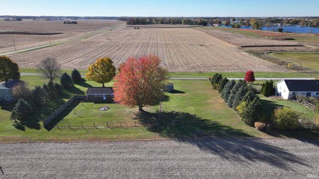 8920 S Merry Estates Drive, Silver Lake, IN 46982