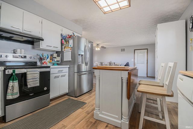 8920 S Merry Estates Drive, Silver Lake, IN 46982