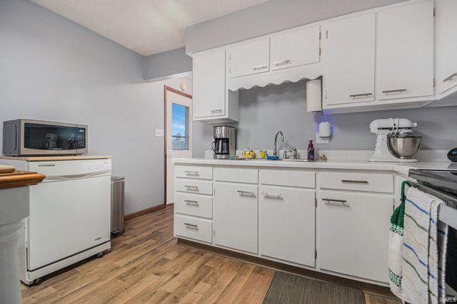 8920 S Merry Estates Drive, Silver Lake, IN 46982