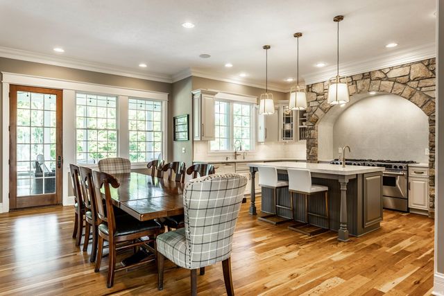 9162 Pleasant View Lane, Zionsville, IN 46077