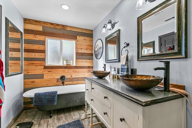 3985 Calhoun Road, Medford, OR 97501