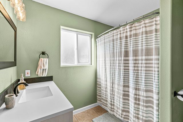 3985 Calhoun Road, Medford, OR 97501