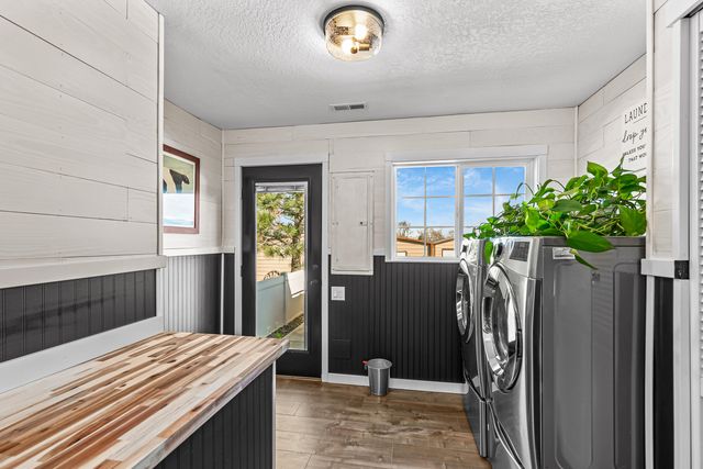 3985 Calhoun Road, Medford, OR 97501