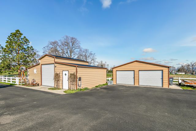 3985 Calhoun Road, Medford, OR 97501