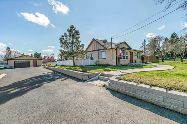 3985 Calhoun Road, Medford, OR 97501