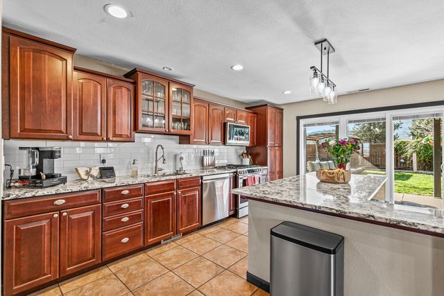 3985 Calhoun Road, Medford, OR 97501