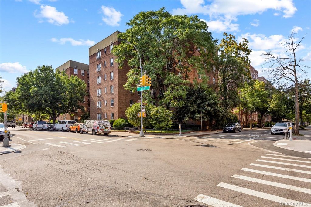 81-15 35th Avenue 6B, Jackson Heights, NY 11372 — exterior