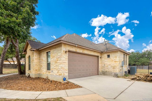 133 Copper Ridge, La Vernia, TX 78121