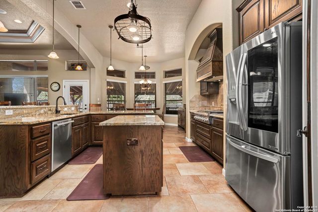 133 Copper Ridge, La Vernia, TX 78121