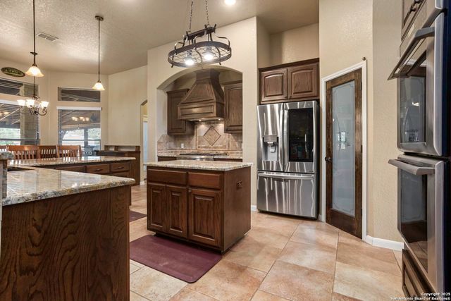 133 Copper Ridge, La Vernia, TX 78121