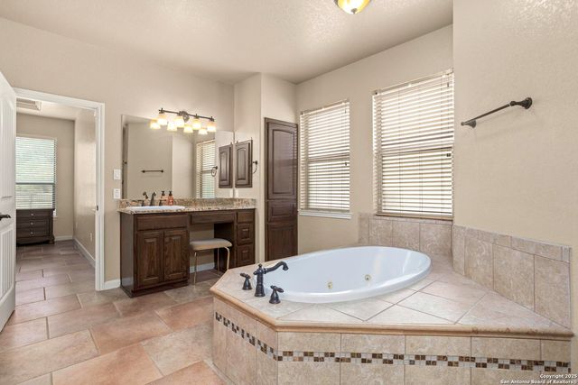 133 Copper Ridge, La Vernia, TX 78121