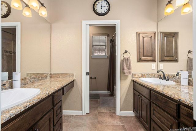 133 Copper Ridge, La Vernia, TX 78121