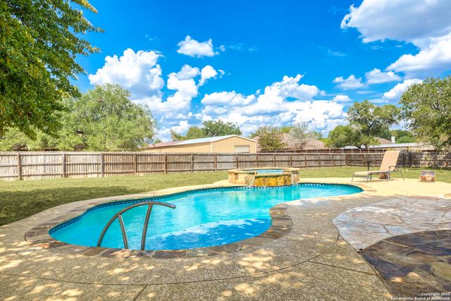 133 Copper Ridge, La Vernia, TX 78121