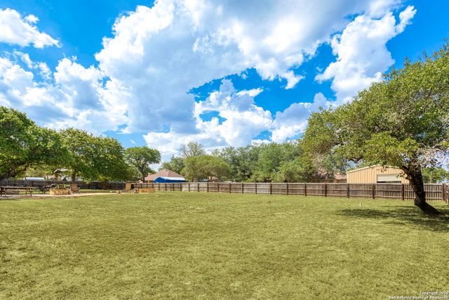 133 Copper Ridge, La Vernia, TX 78121