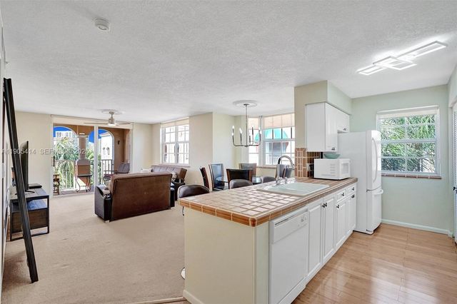 19877 E Country Club Drive 3607, Aventura, FL 33180