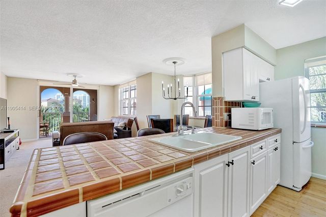 19877 E Country Club Drive 3607, Aventura, FL 33180