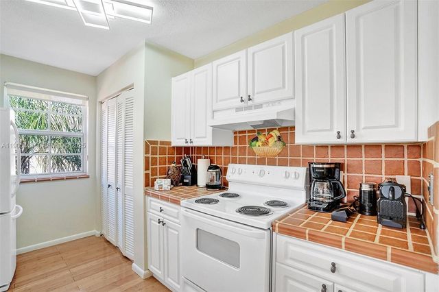 19877 E Country Club Drive 3607, Aventura, FL 33180