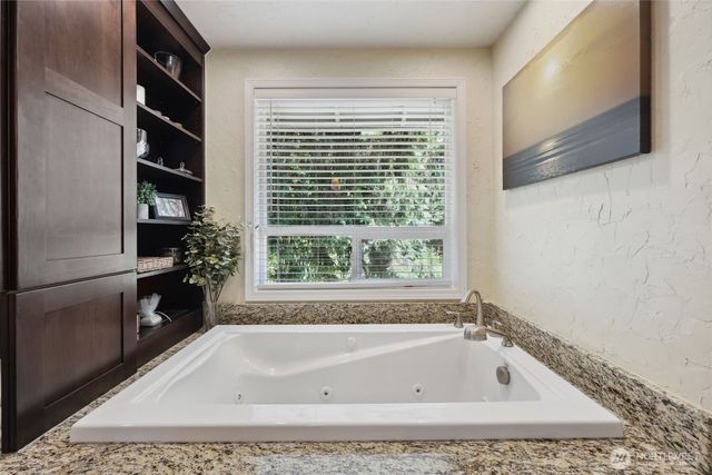 1910 Lenox Court NW, Olympia, WA 98502