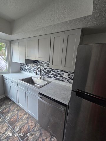 614 OAKS HOLLOW Court C3-2, Jacksonville, FL 32211