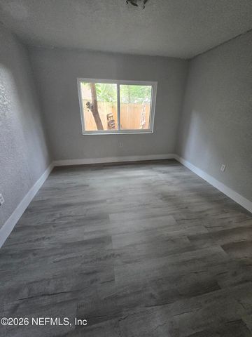 614 OAKS HOLLOW Court C3-2, Jacksonville, FL 32211