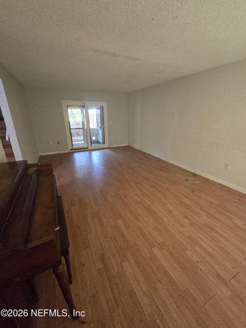 614 OAKS HOLLOW Court C3-2, Jacksonville, FL 32211