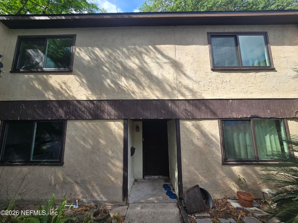 614 OAKS HOLLOW Court C3-2, Jacksonville, FL 32211