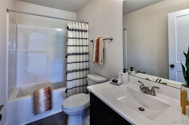 313 Healthy Way, St Charles, MO 63304