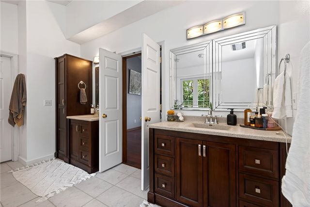907 Autumn Leaf Drive, Beavercreek, OH 45430