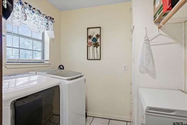 345 Washington, Van, TX 75790