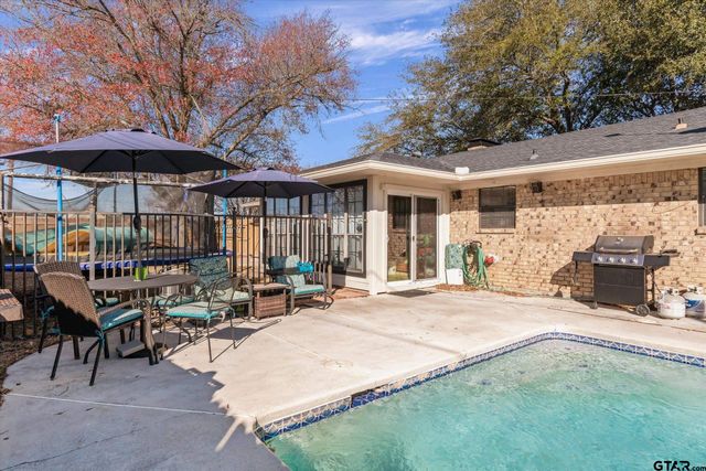 345 Washington, Van, TX 75790