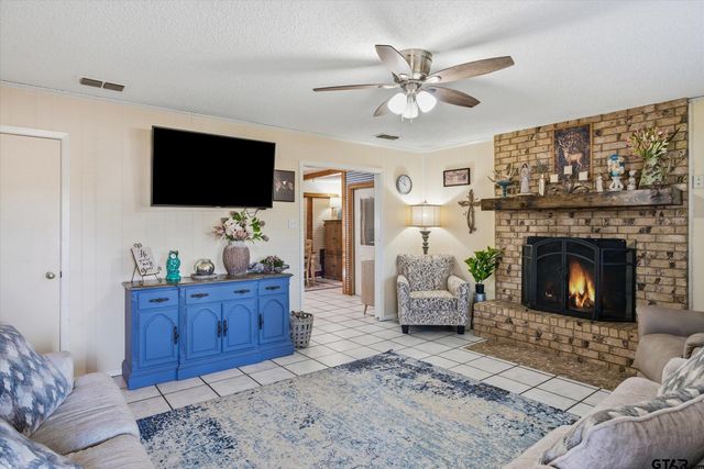 345 Washington, Van, TX 75790