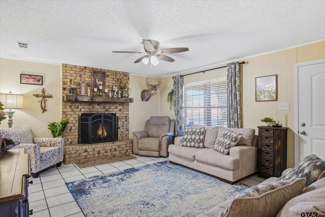 345 Washington, Van, TX 75790