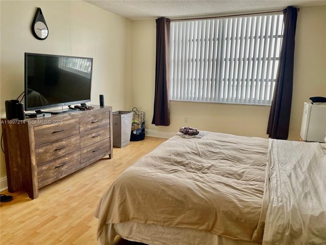 2750 NE 183rd Street 2308, Aventura, FL 33160